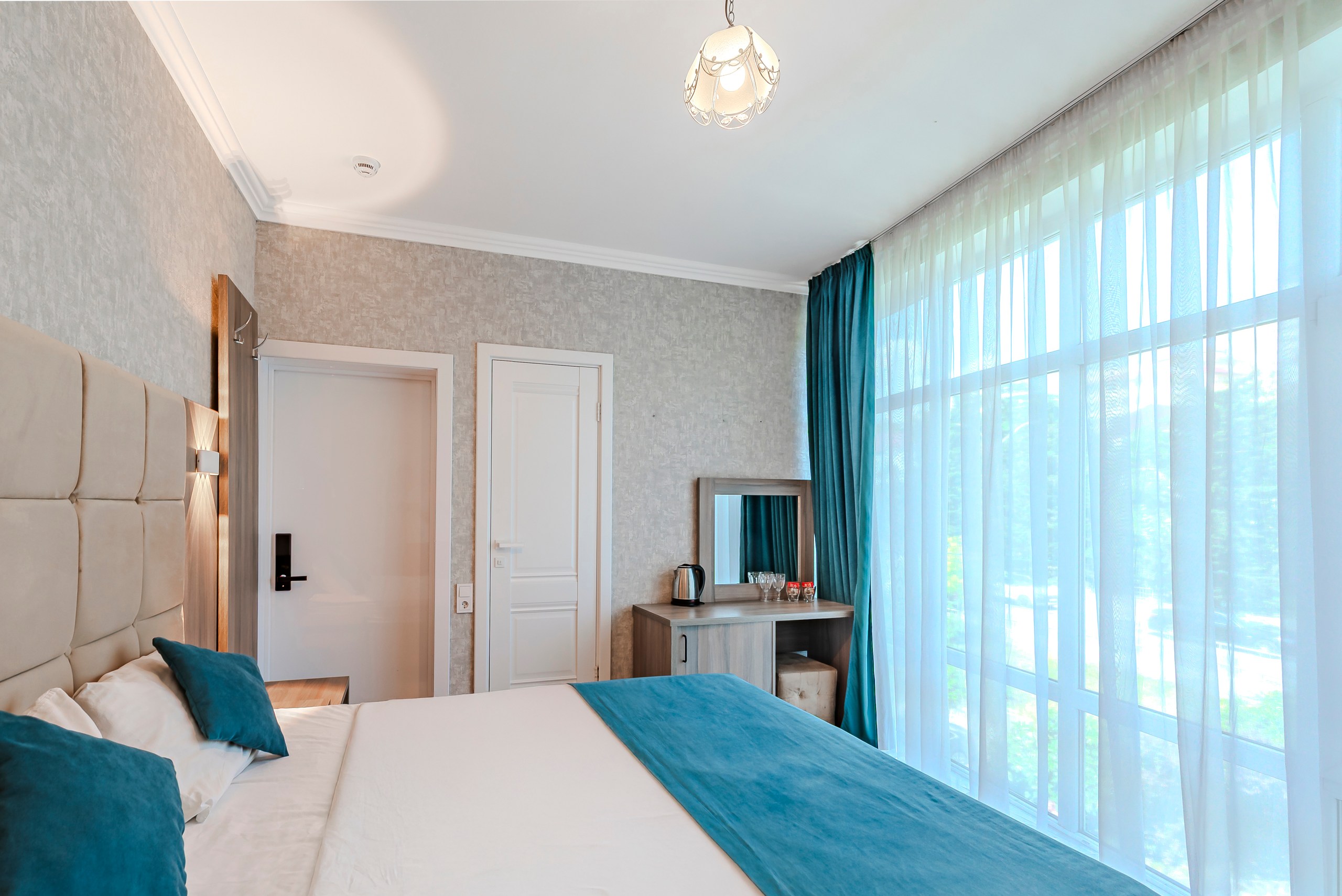 SHA_6476-HDR_resized